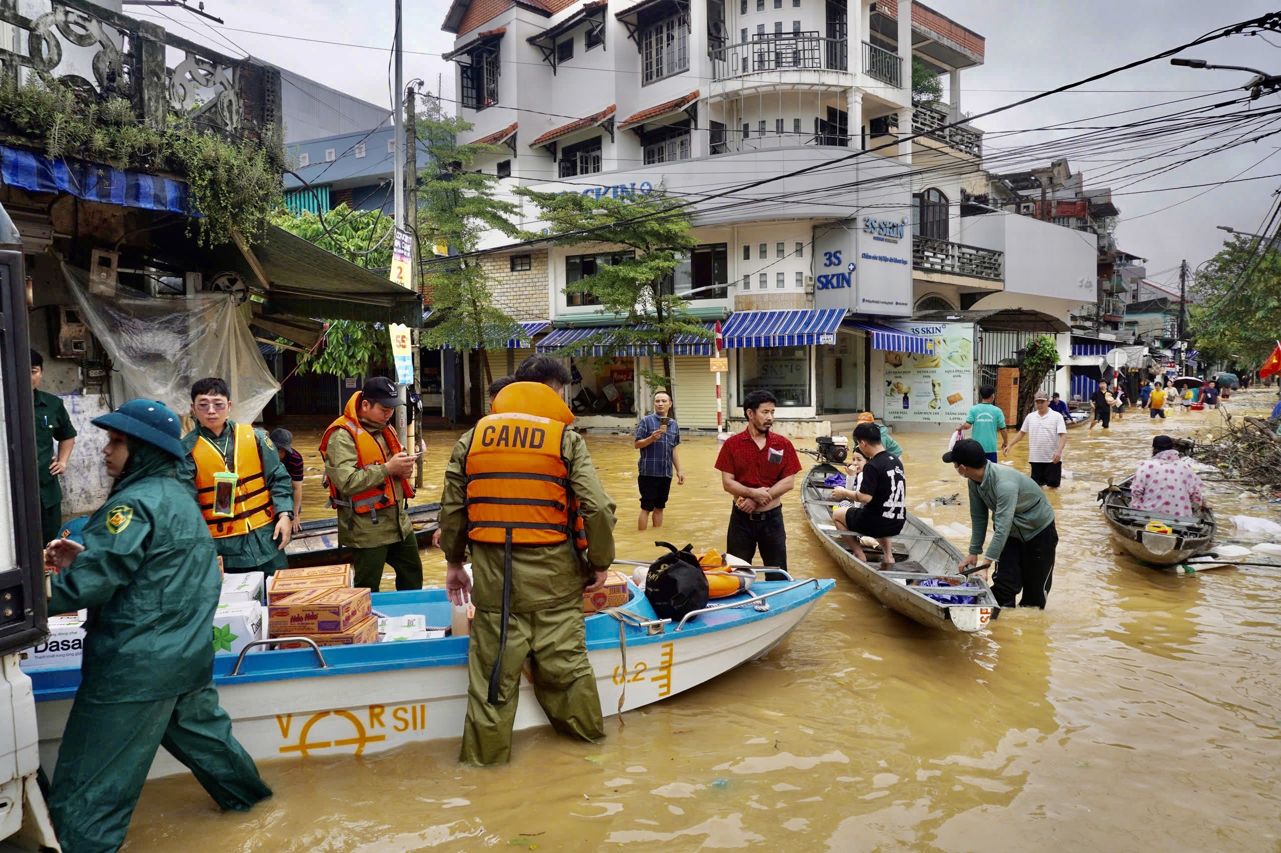 lũ lịch sử đà nẵng  ảnh 9 lu lich su da nang anh 9