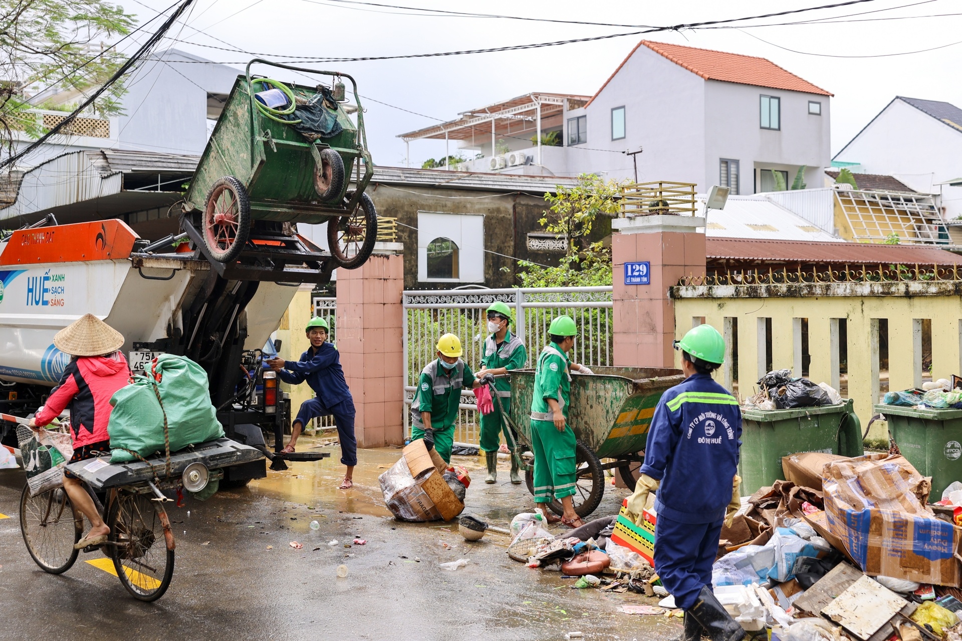 mưa lớn ở huế  ảnh 7 mua lon o hue anh 7