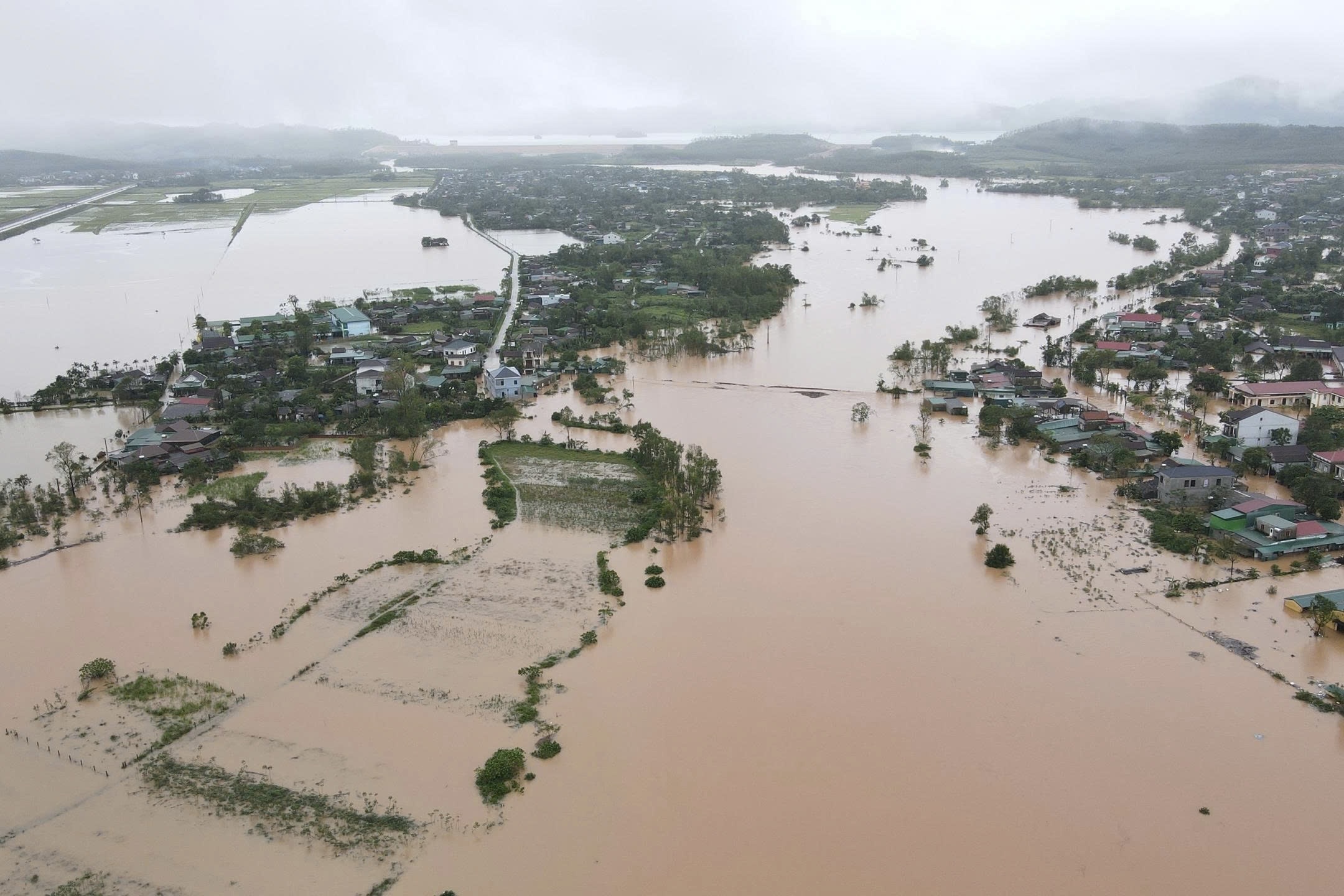 Canh ngap nang o Ha Tinh nhin tu tren cao hinh anh