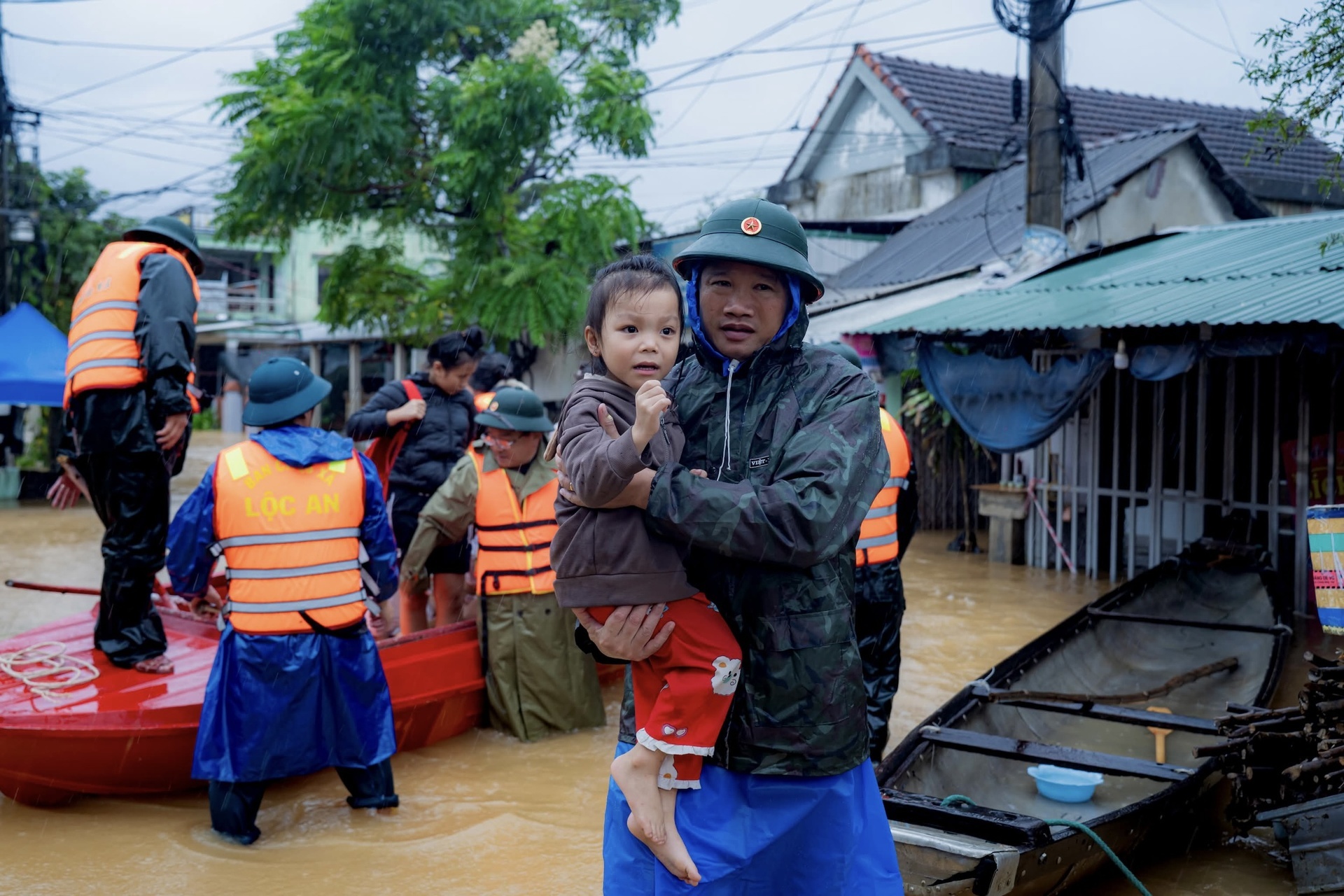 hue sau tran lut anh 24