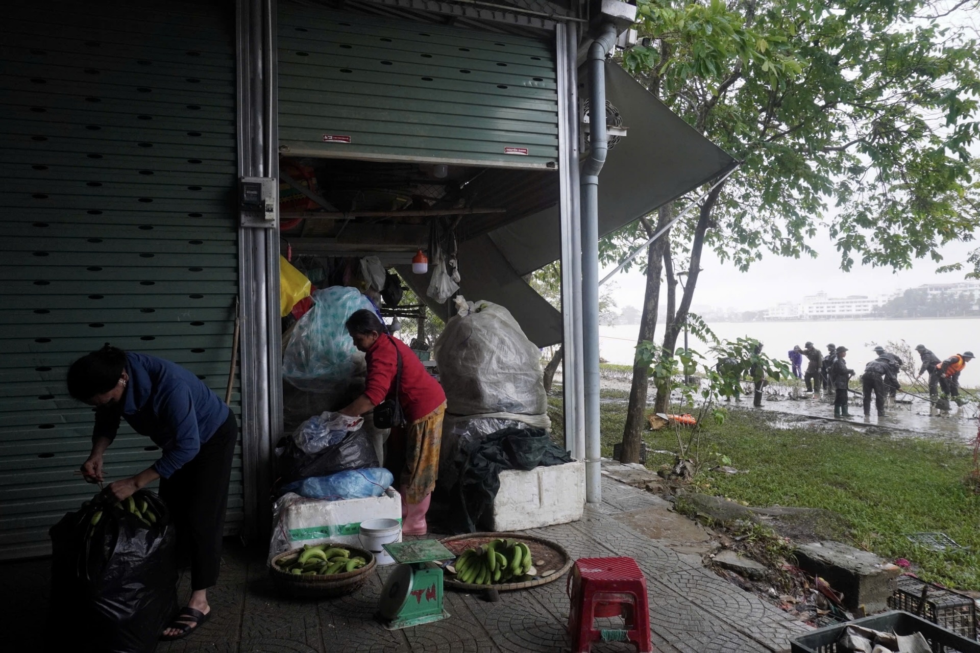 con lu lich su hue anh 2