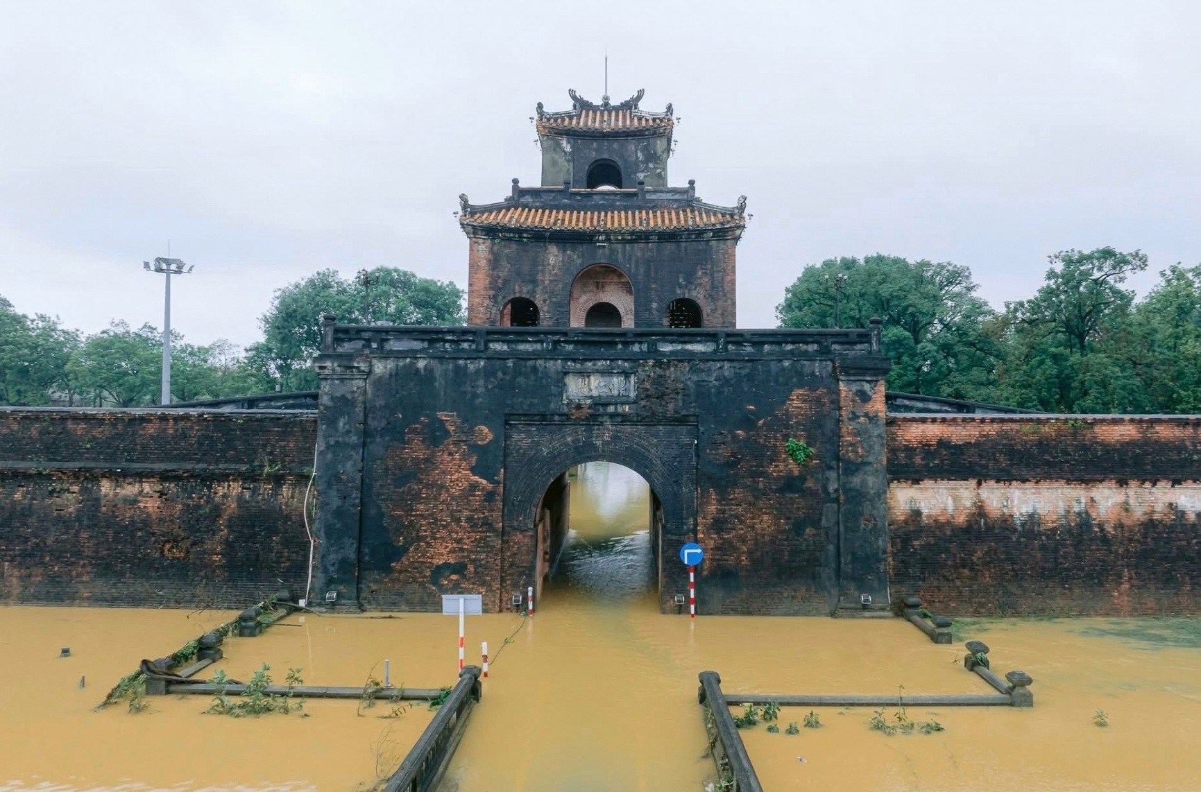 hue sau tran lut anh 14