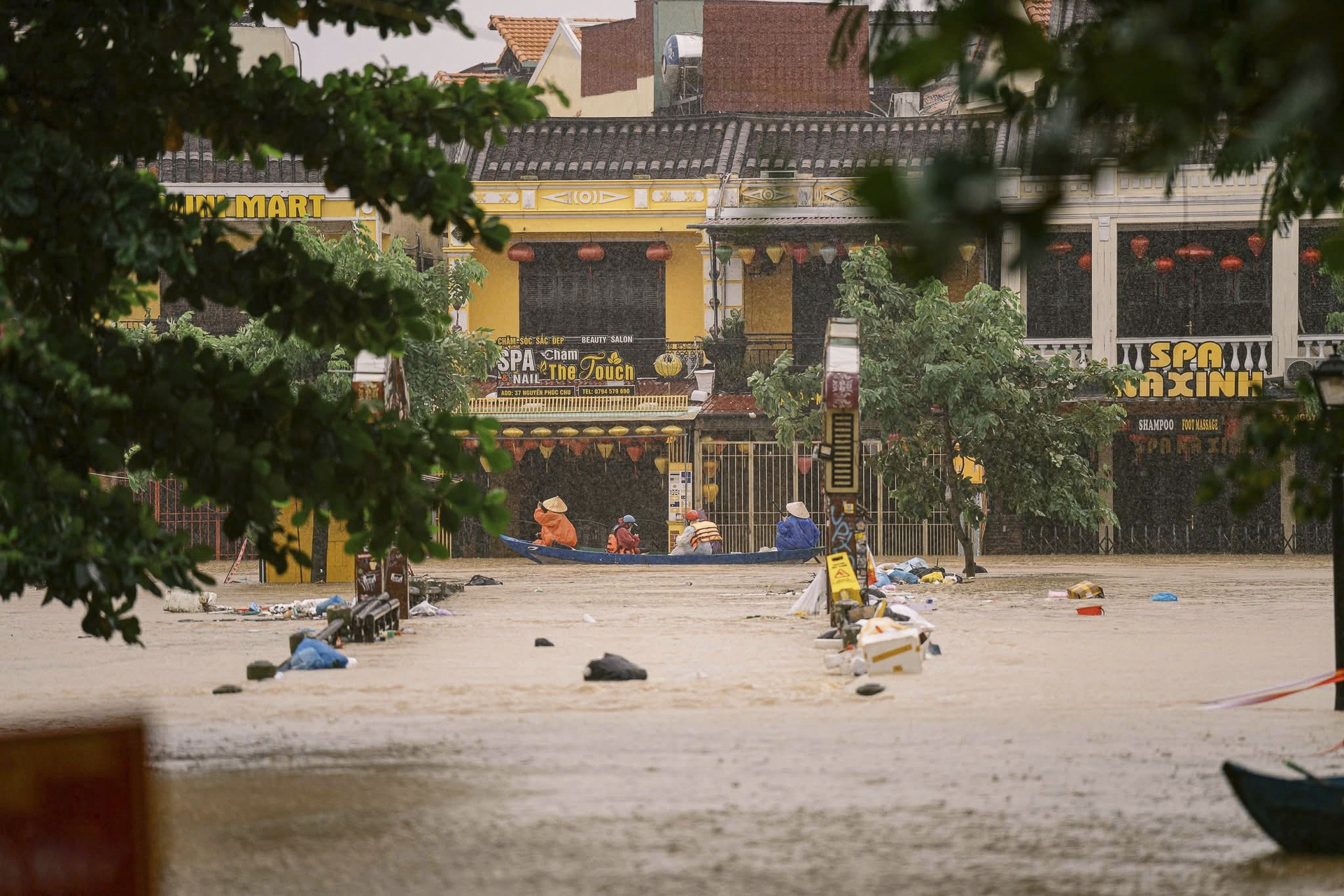 hue sau tran lut anh 19