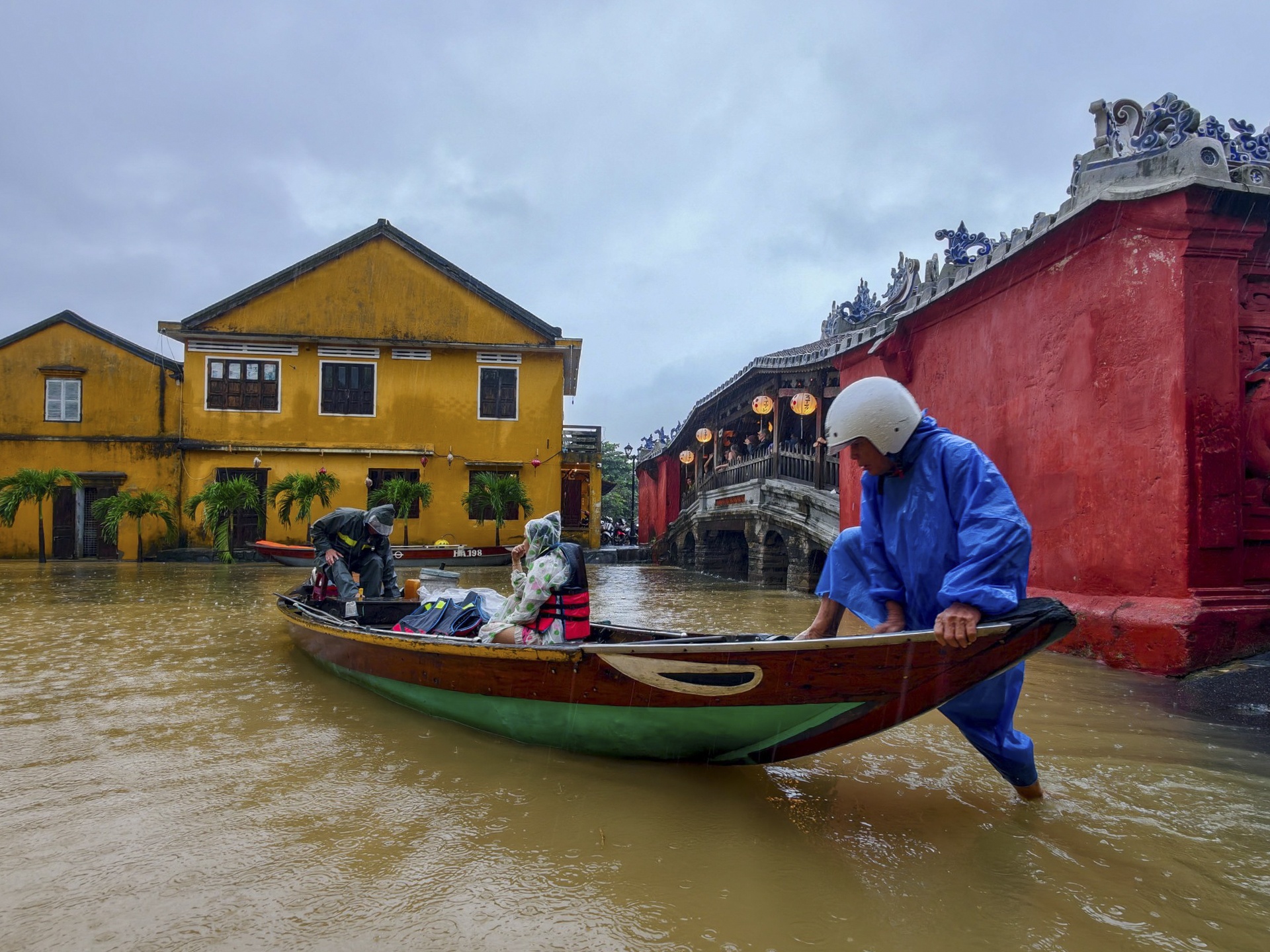 hue sau tran lut anh 20