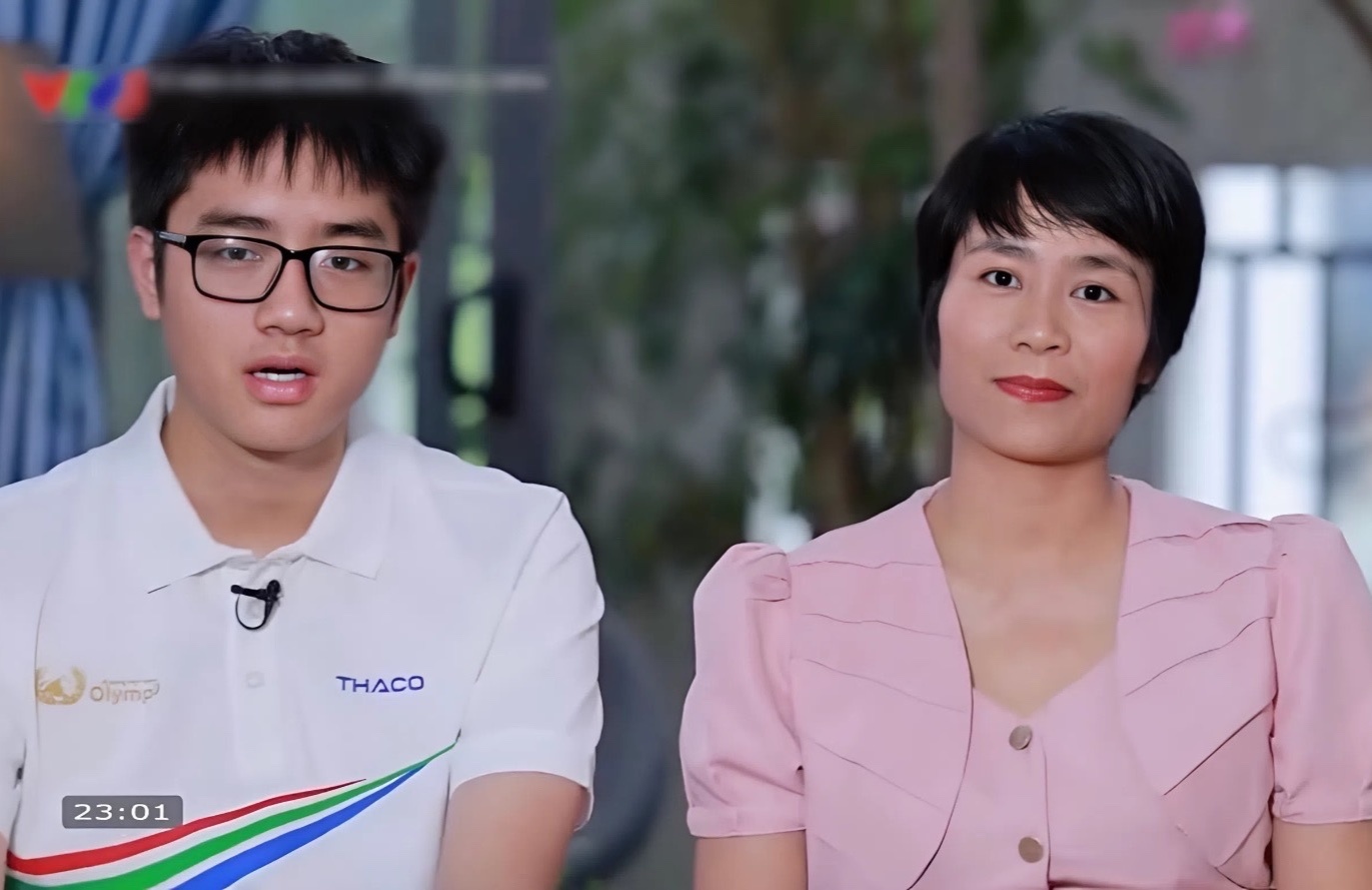 Me con, vo chong, anh em ruot cung thi Duong len dinh Olympia hinh anh