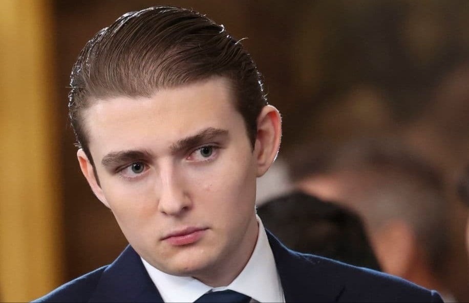 Giai oan cho Barron Trump hinh anh