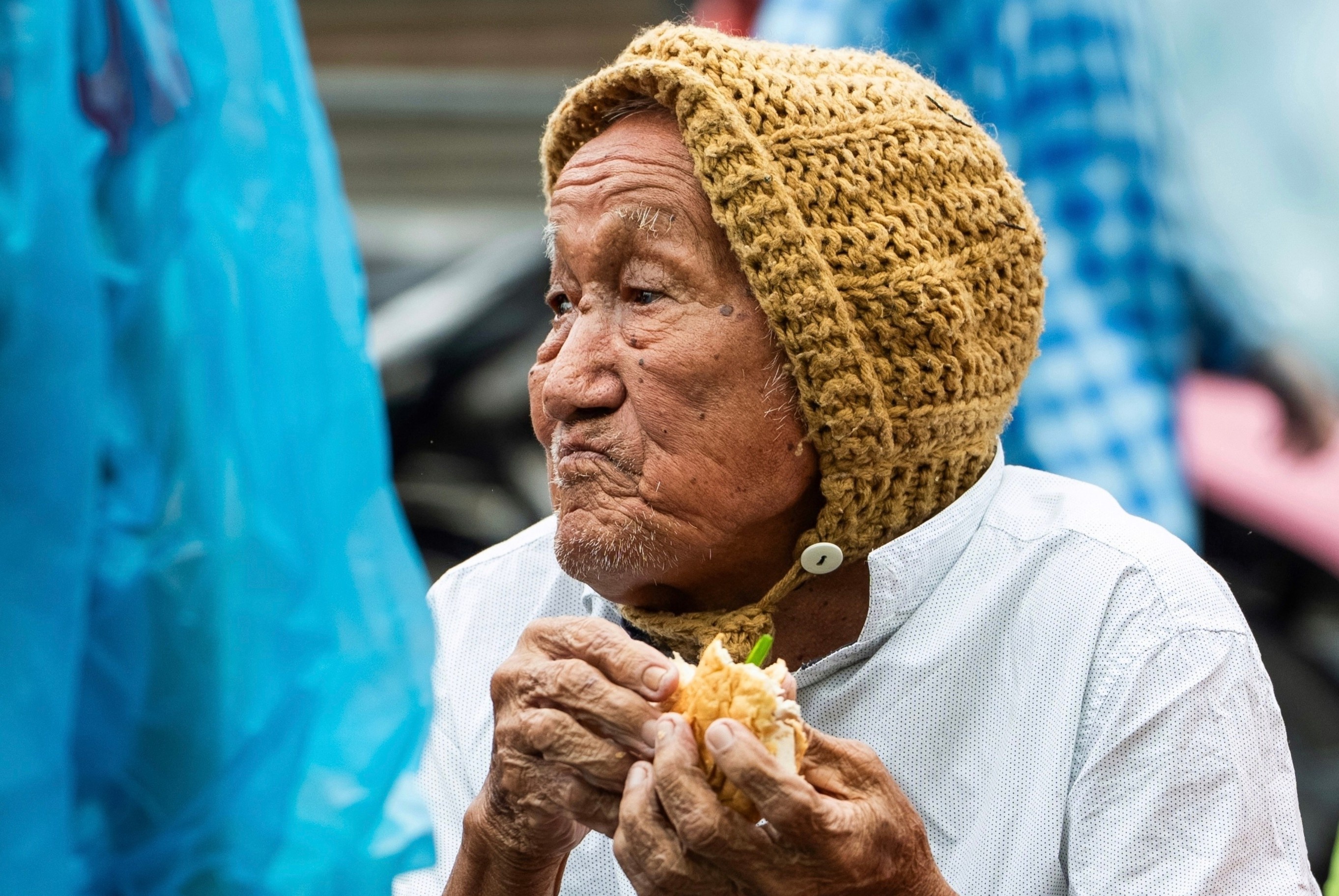 Nhung hinh anh xot xa khi Nha Trang vat lon trong con lu lich su hinh anh