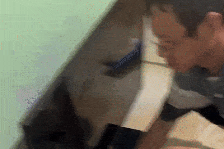 Met moi vi do dien ngap bun sau lu, ong bo Nha Trang rua tivi gay sot hinh anh