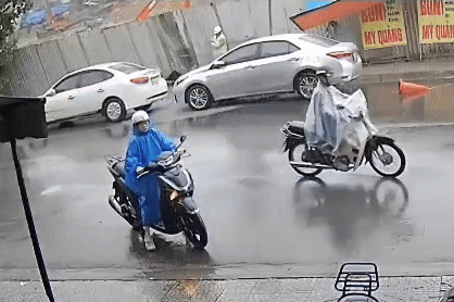 Khoanh khac ho tu than 'nuot' oto o Da Nang hinh anh