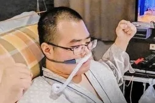 'Toi chet roi' - bai dang ky la gay bao mang xa hoi Nhat Ban hinh anh