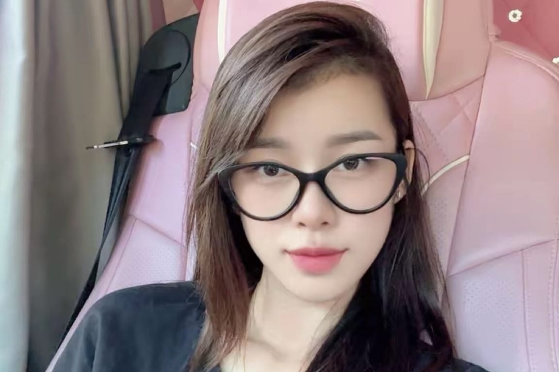 Nu tai xe len tieng vu 'chan dau' xe tai vi lien tuc nhay den hinh anh