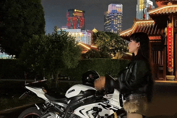 Ram ro trao luu thue 'trai dep' lai moto, cho di luon pho dem o TP.HCM hinh anh