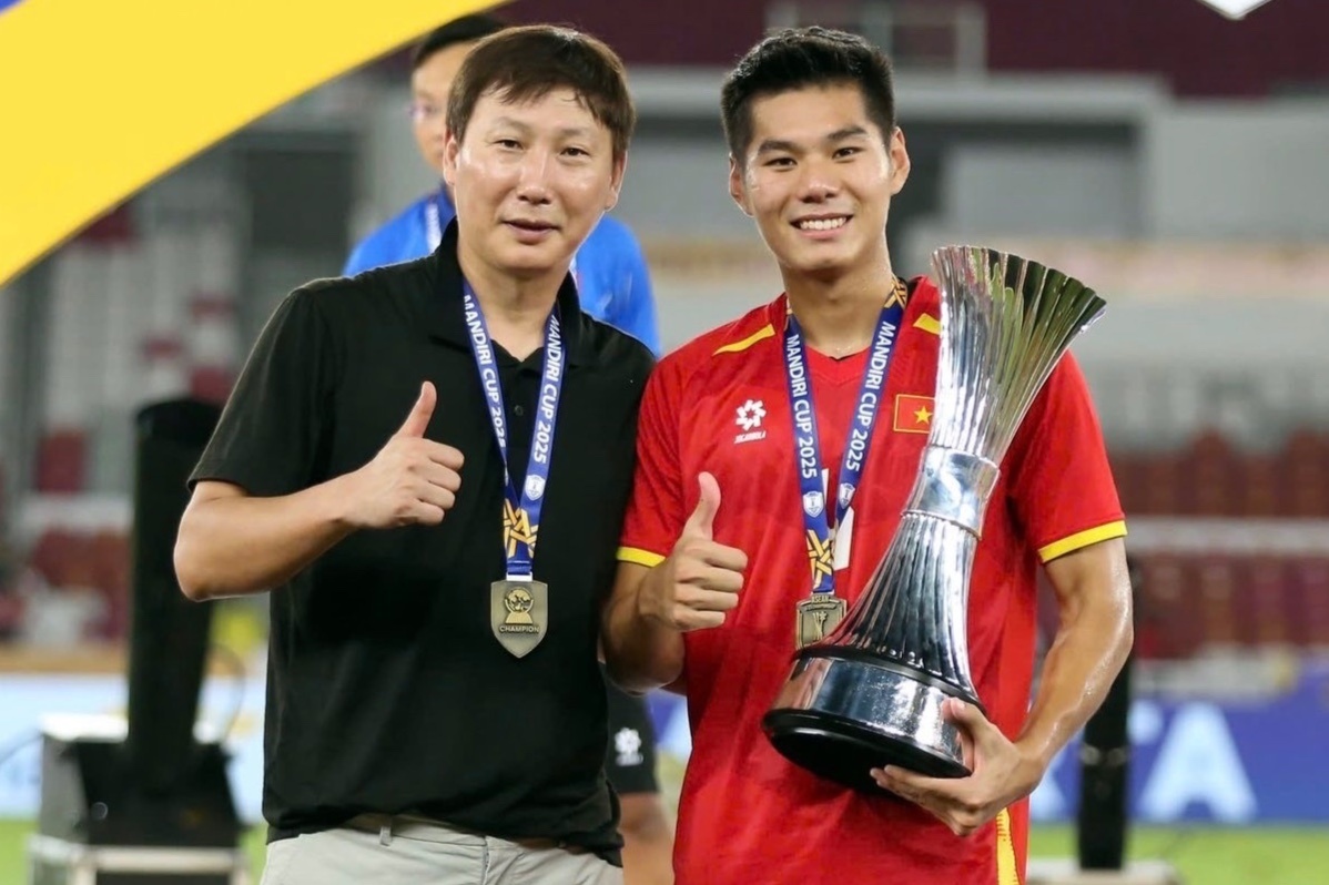 Anh hiem cua trung ve cao 1,84 m, ghi ban giup U23 Viet Nam ha Jordan hinh anh