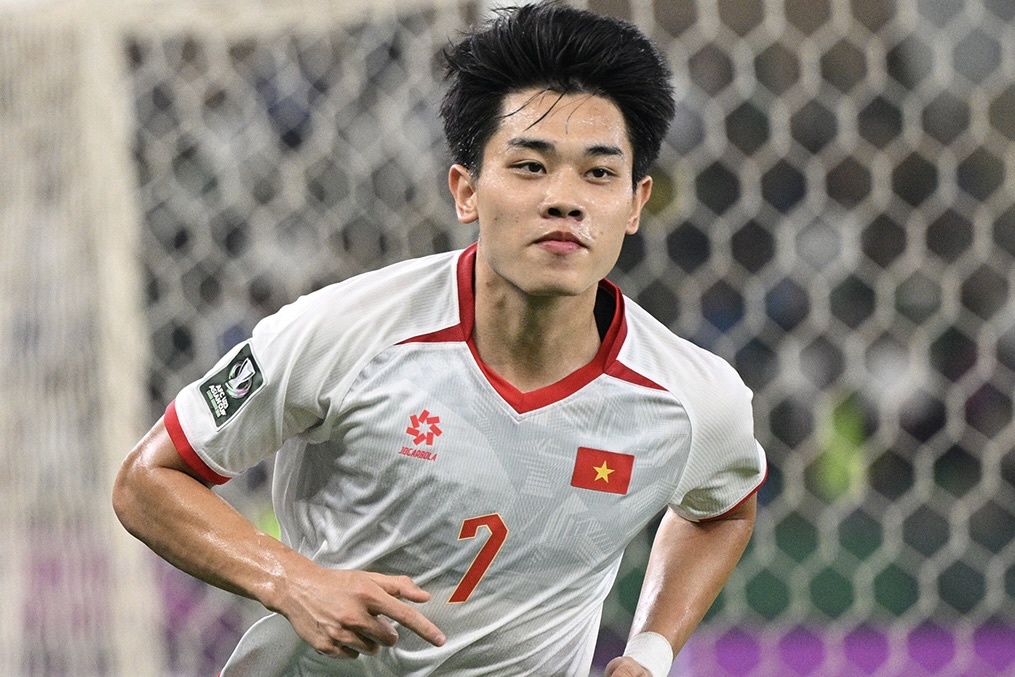 Bo cau thu Dinh Bac: 'Con toi chua phai ngoi sao' hinh anh