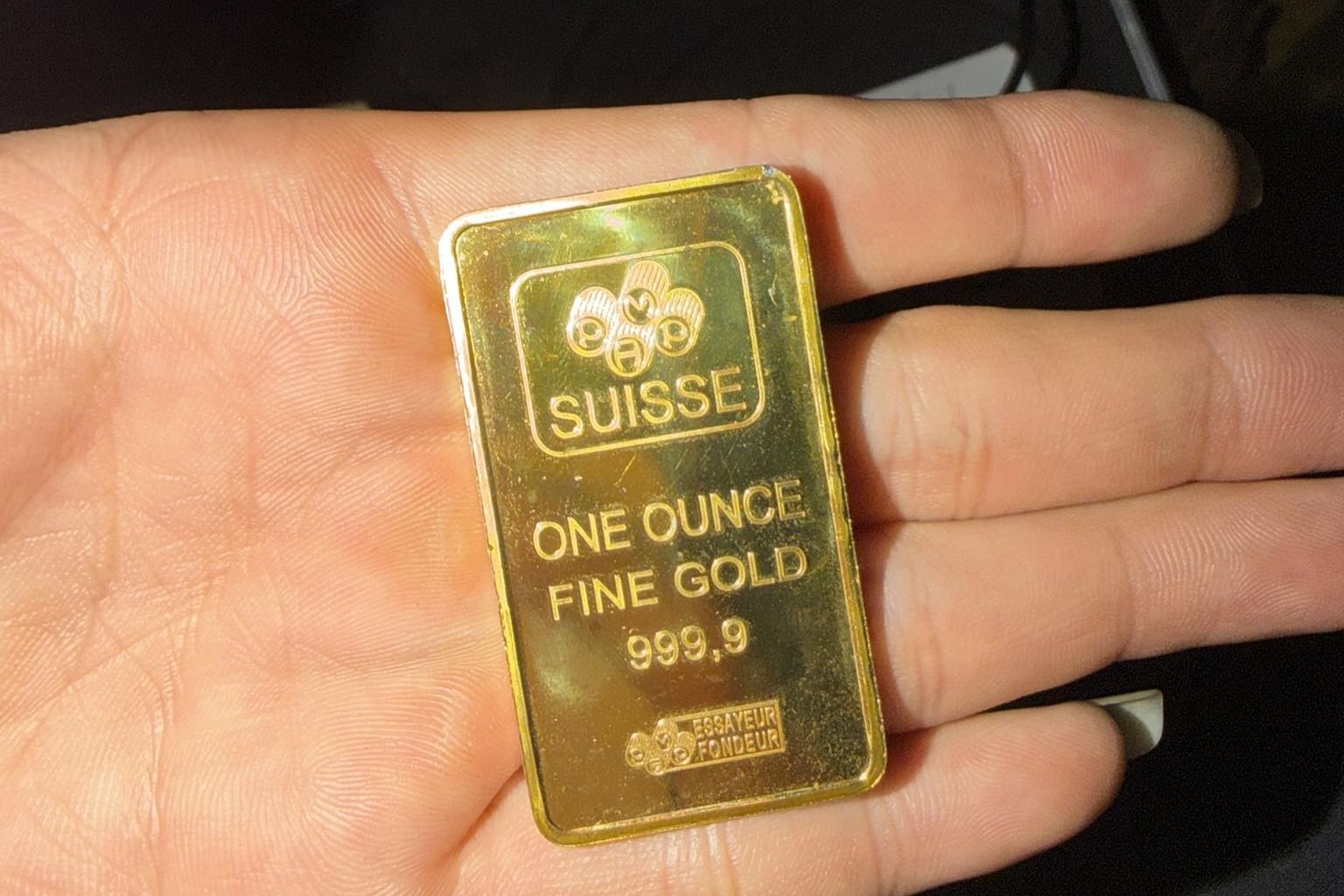 Di tha ca, cap vo chong lam roi 2 cay vang Thuy Si xuong song Huong hinh anh