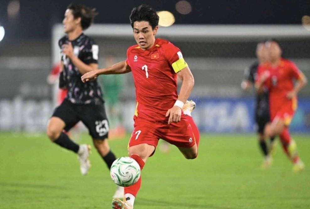 AFC phat toan cau ban thang 've cau vong' cua Dinh Bac hinh anh