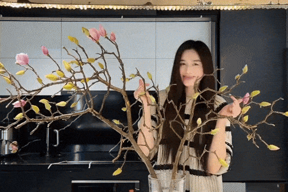 Dâu hào môn thổi bùng cơn sốt hoa mộc lan dịp Tết