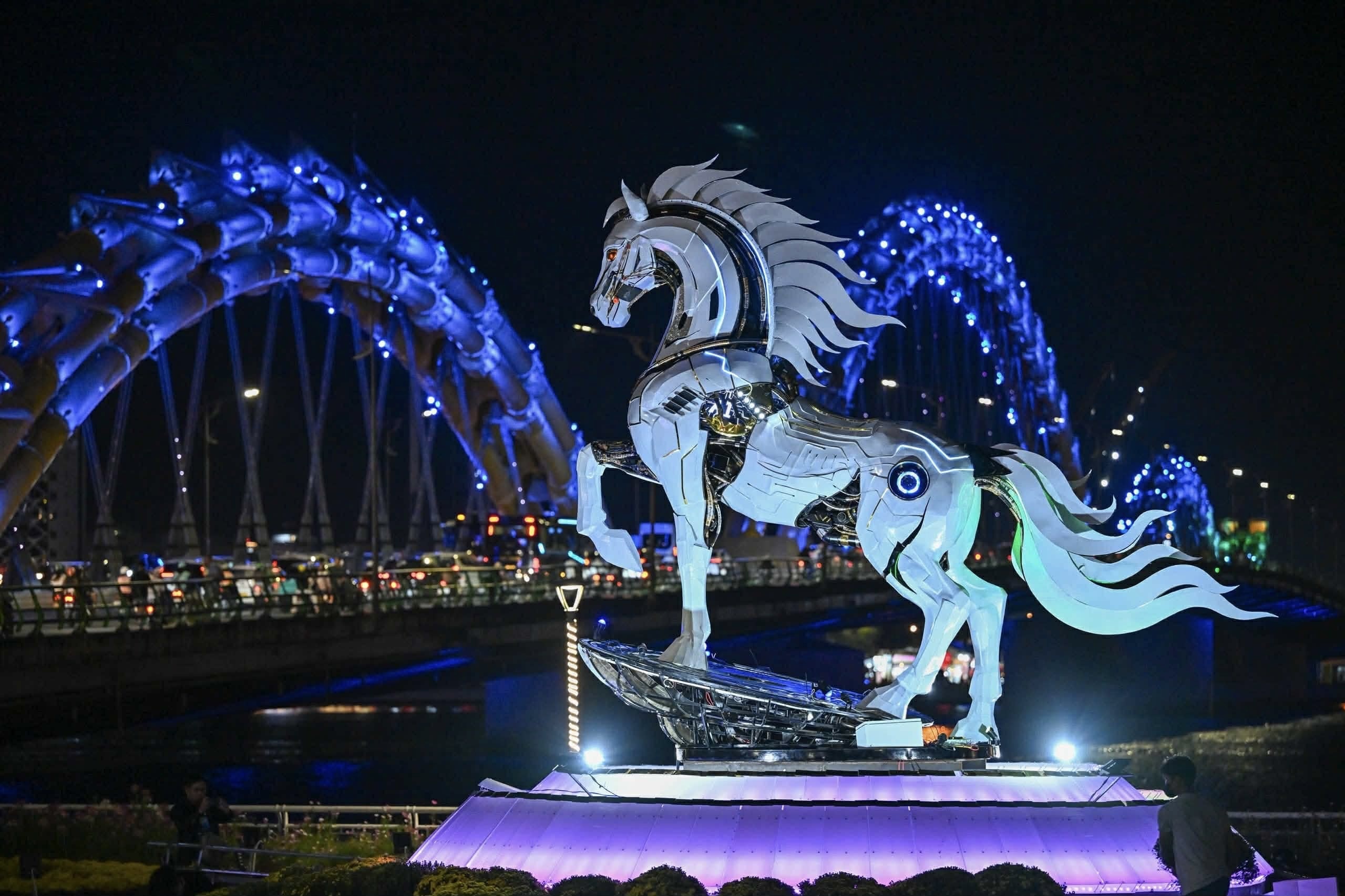 Thanh Giong cuoi ngua anh 6