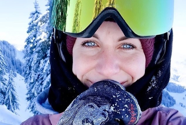 Dien bien bat ngo vu co gai bi bo chet cong tren dinh nui cao nhat Ao hinh anh