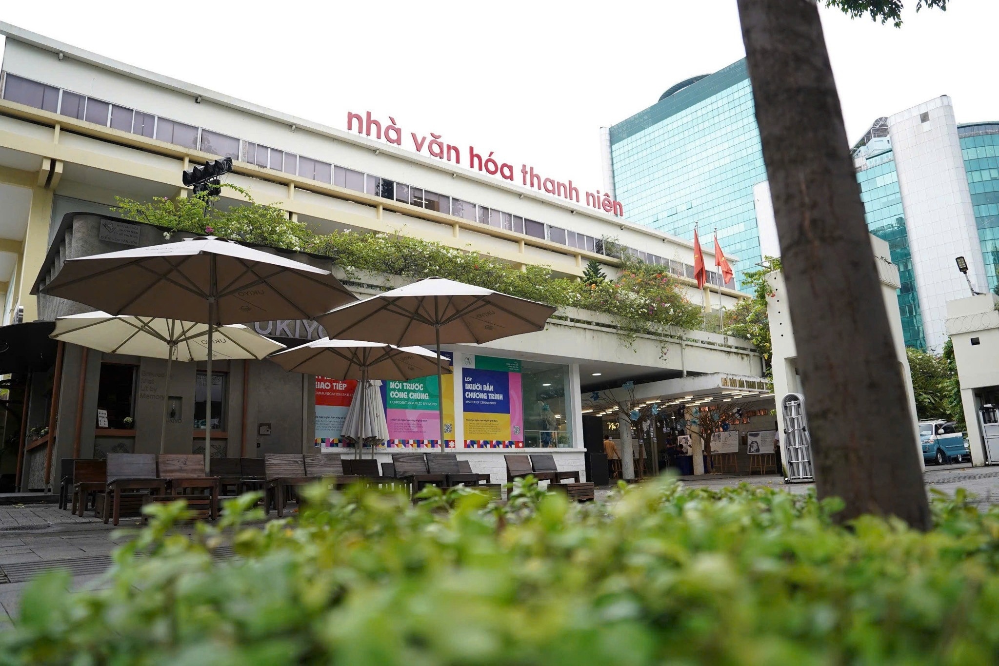 Tam dong cua Nha van hoa Thanh nien TP.HCM hinh anh