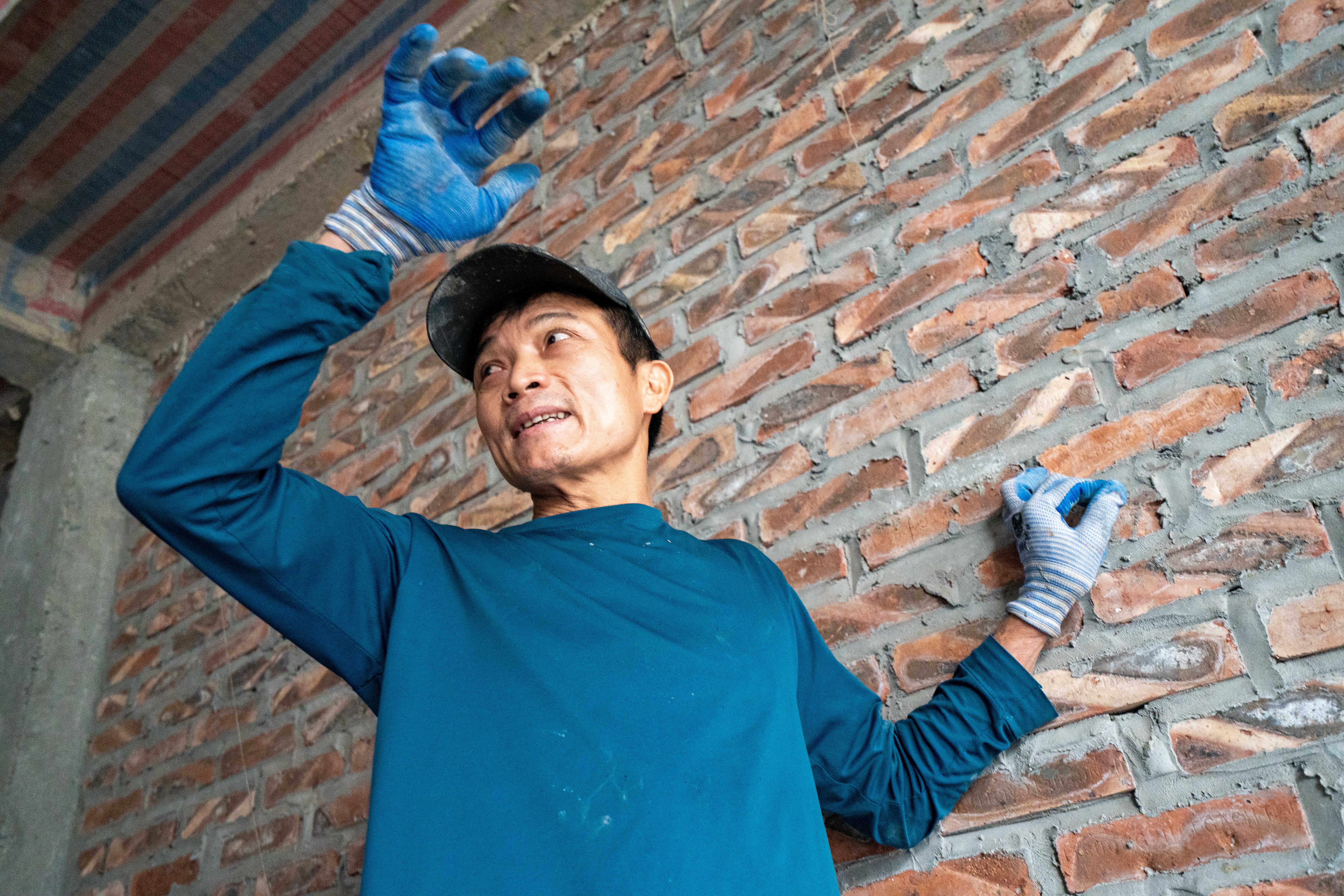 Tho nhom sat, tho xay hop suc cuu 7 nguoi thoat bien lua o Linh Nam hinh anh