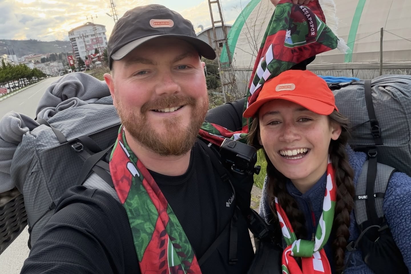 Ly do dac biet khien anh Tay tam dung di bo tu Anh den Viet Nam hinh anh