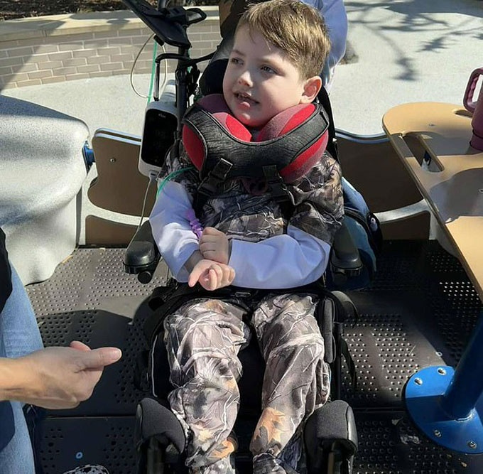 Charles Edwin Brooks Jr anh 2