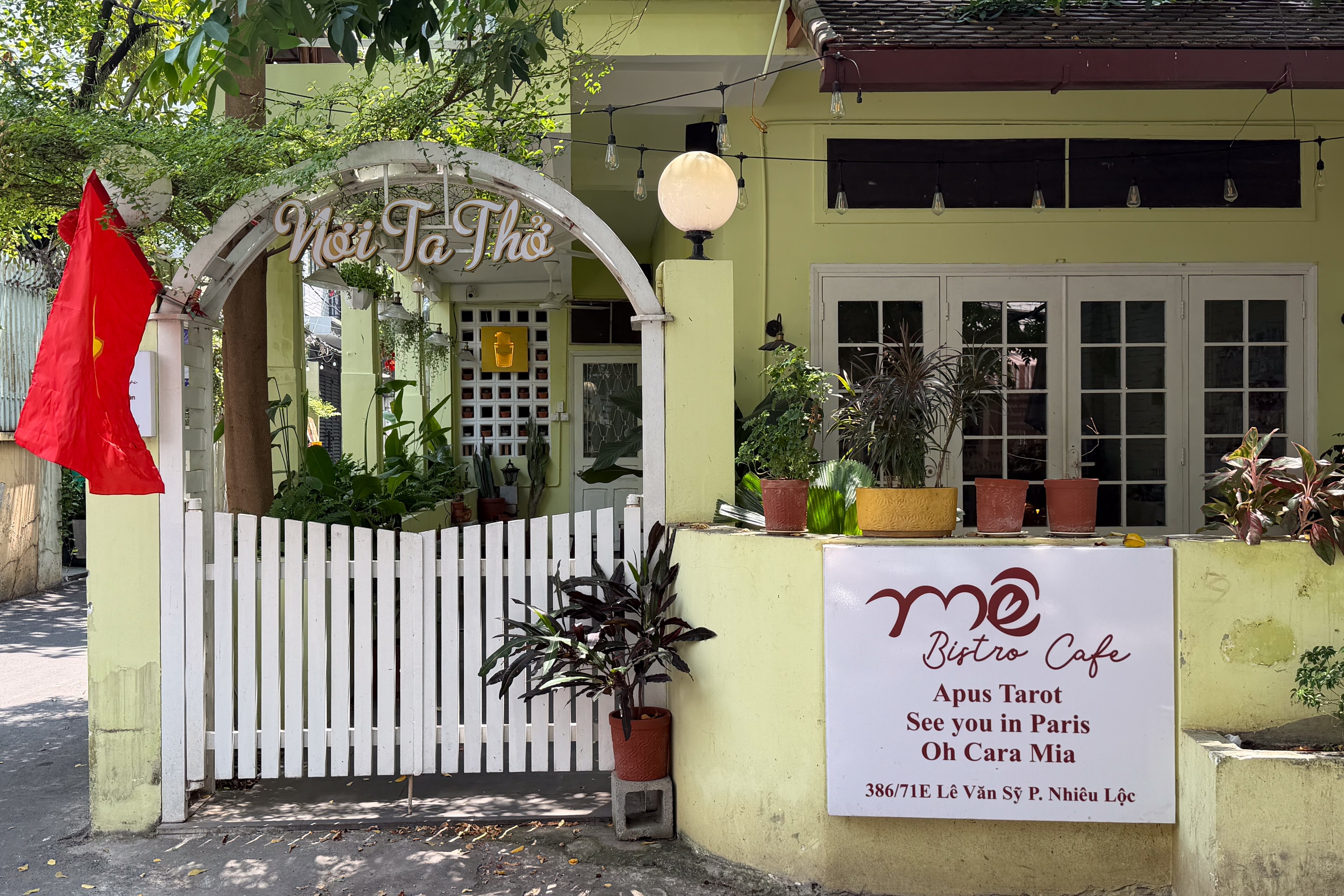 Quan ca phe TP.HCM 'phu thu khach ngoi 10 tieng' phan hoi tin dong cua hinh anh