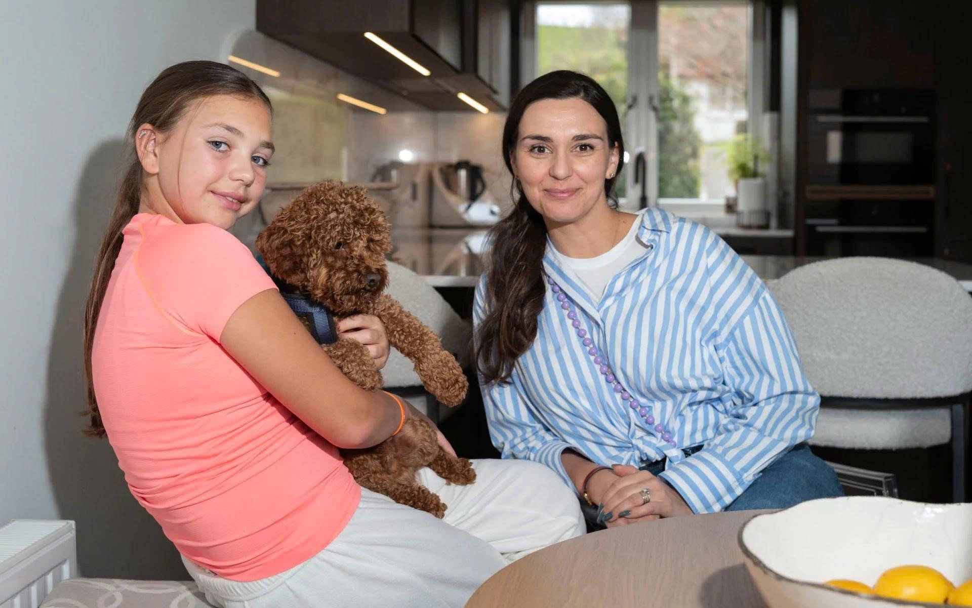 O thi tran noi phu huynh cung cam ket khong mua dien thoai cho con hinh anh