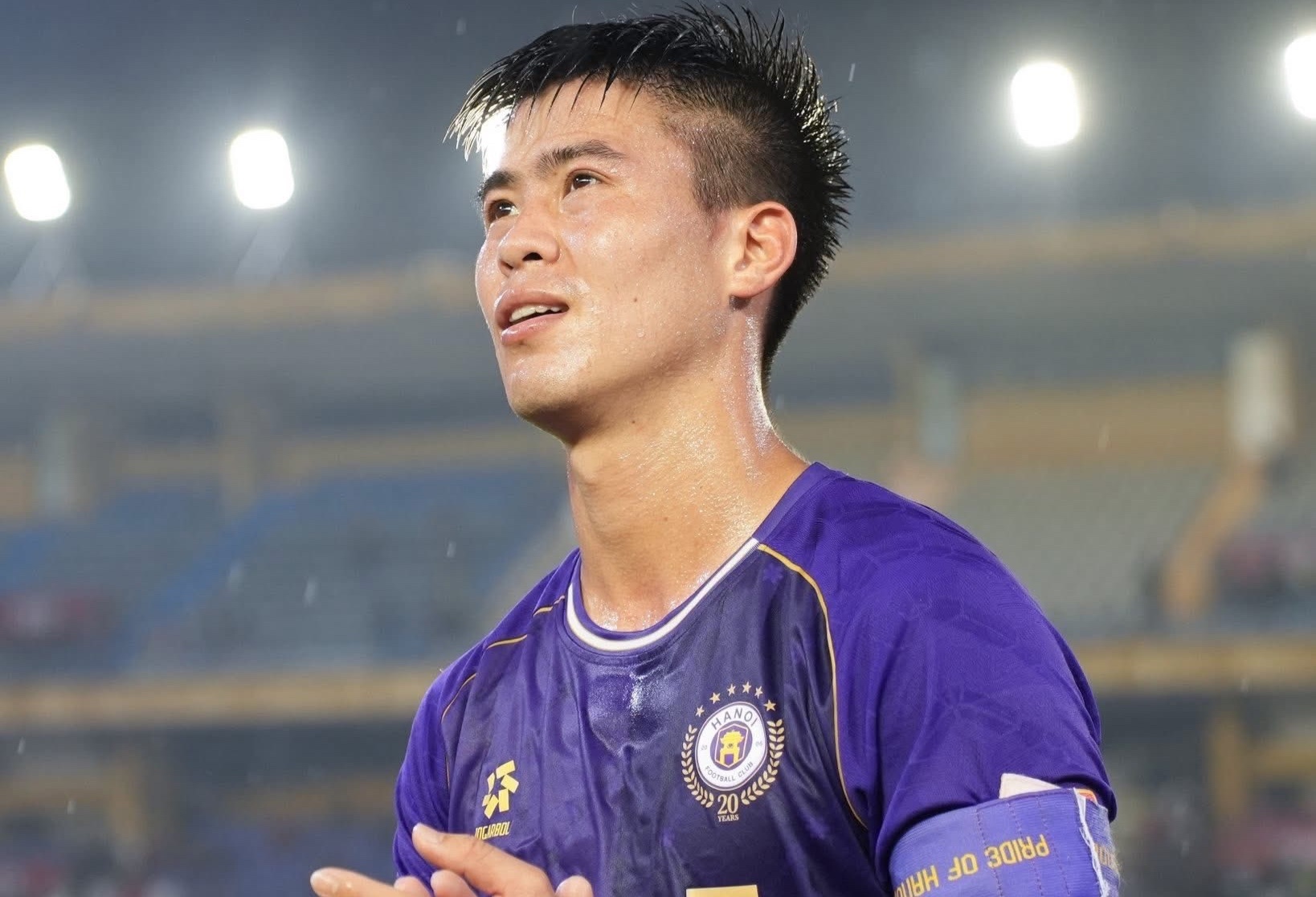 Duy Manh mat dong ho hon 1 ty dong hinh anh