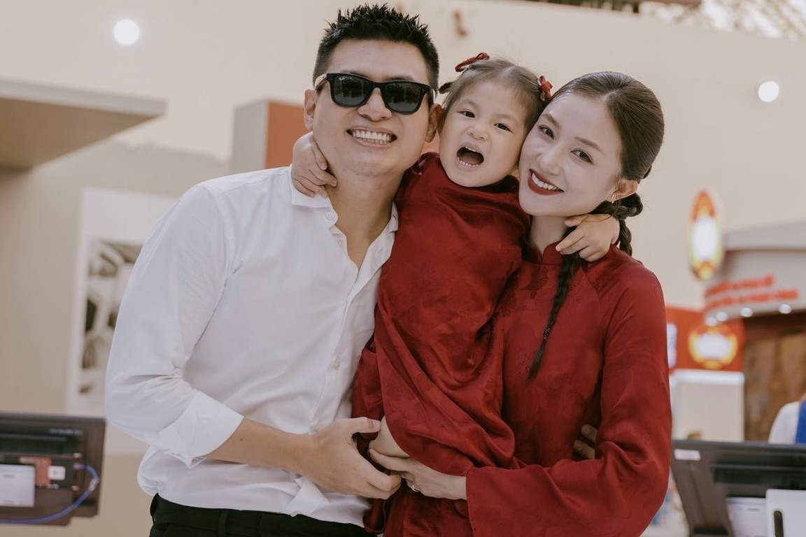 Gia dinh 'Pam yeu oi' bi chi trich sau cu lua cua hang sua Singapore hinh anh