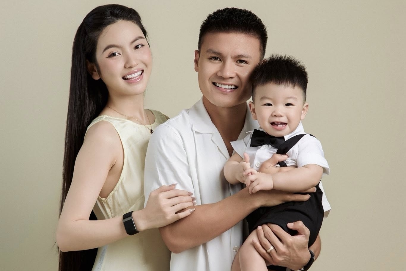 Quang Hai tang vo qua 600 trieu hinh anh