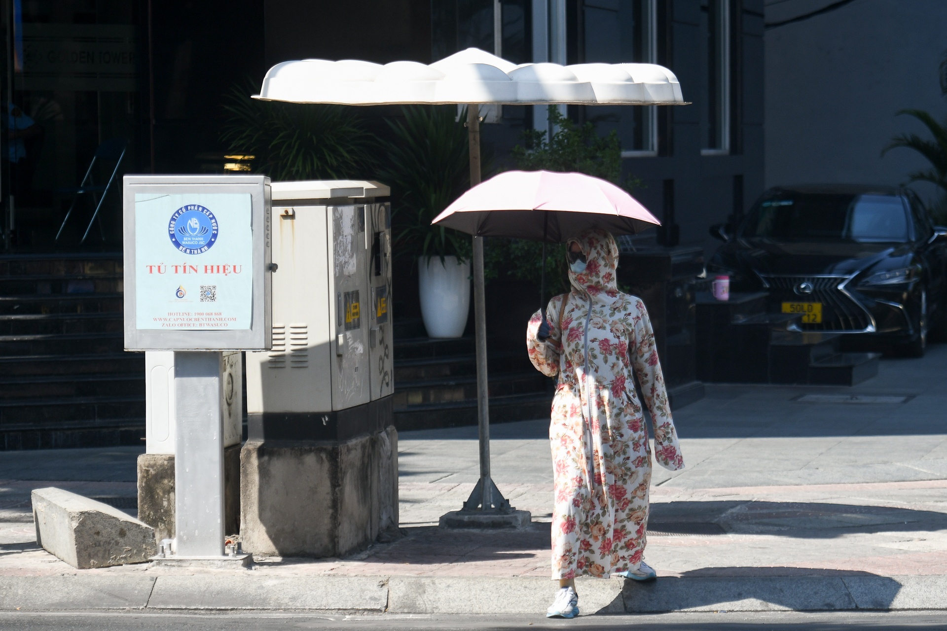 Khi nao TP.HCM don con mua 'vang' xoa diu nang nong? hinh anh