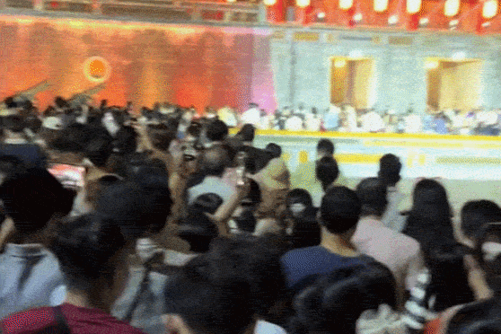 Phia sau cau noi 'mot nua Viet Nam dang o Hue' dip nghi le hinh anh