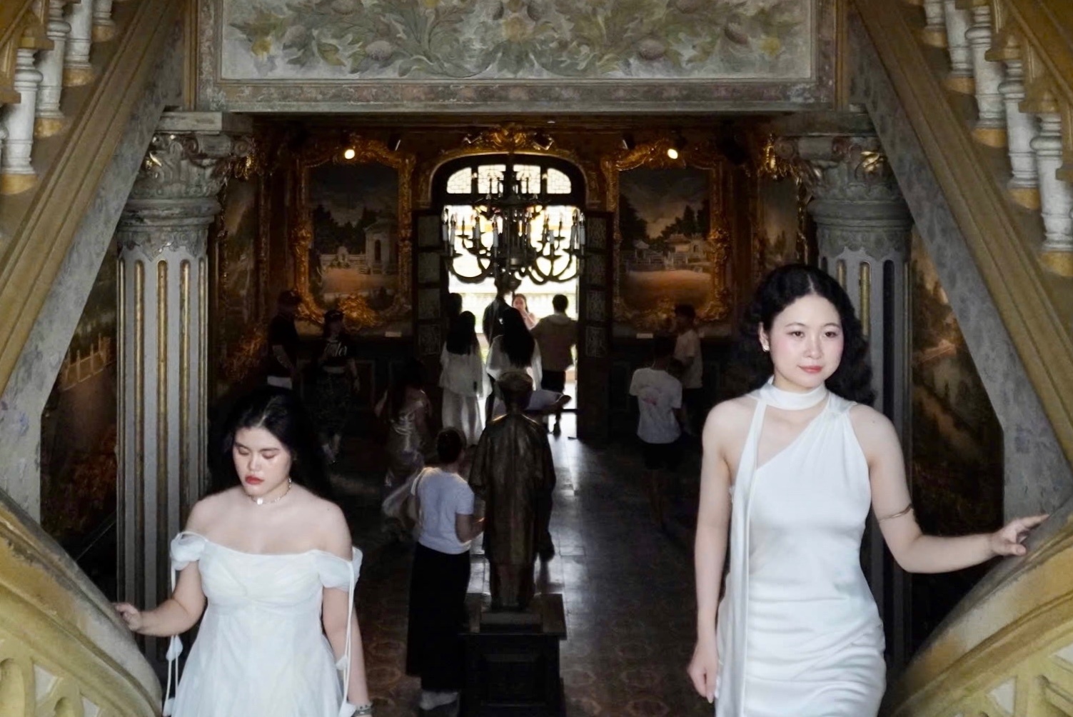 Canh 'mot nua Viet Nam dang o Hue' dip nghi le hinh anh