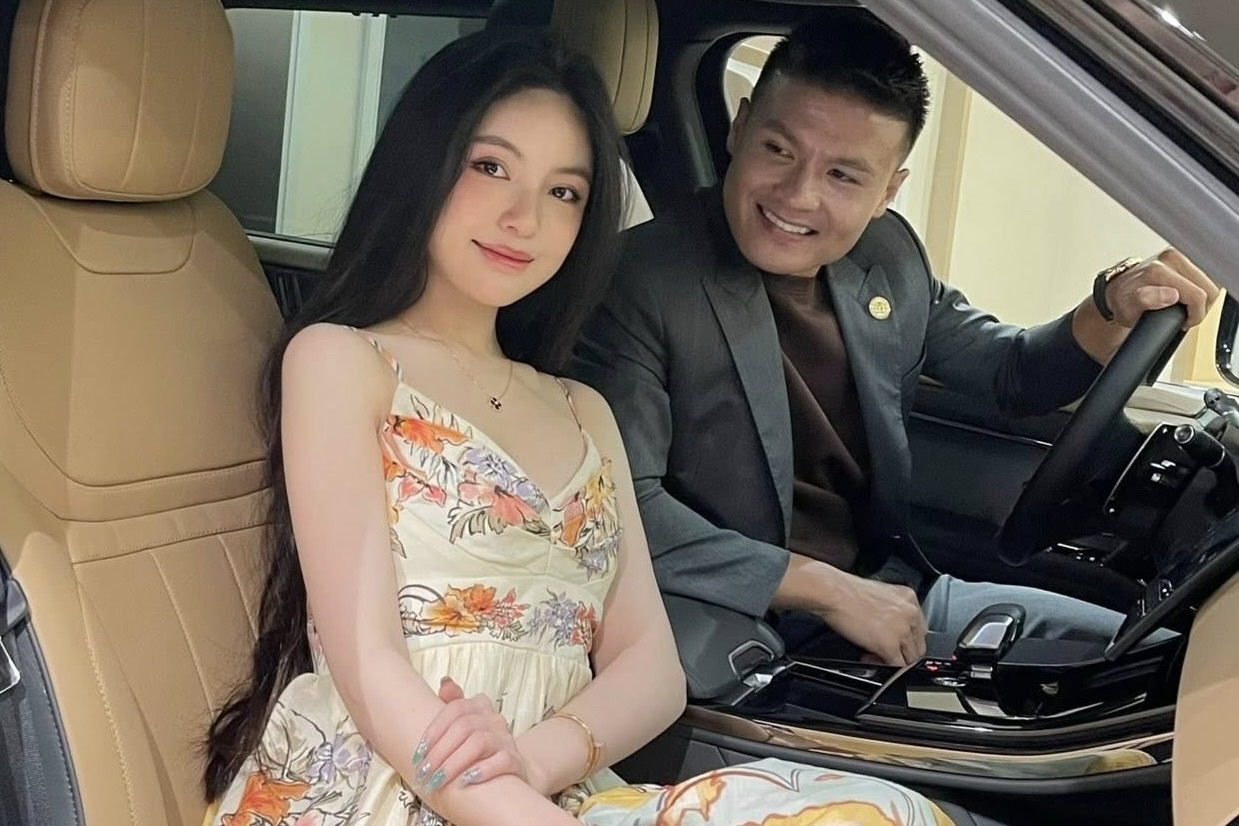 Quang Hai lai Range Rover, Van Thanh di Porsche hinh anh