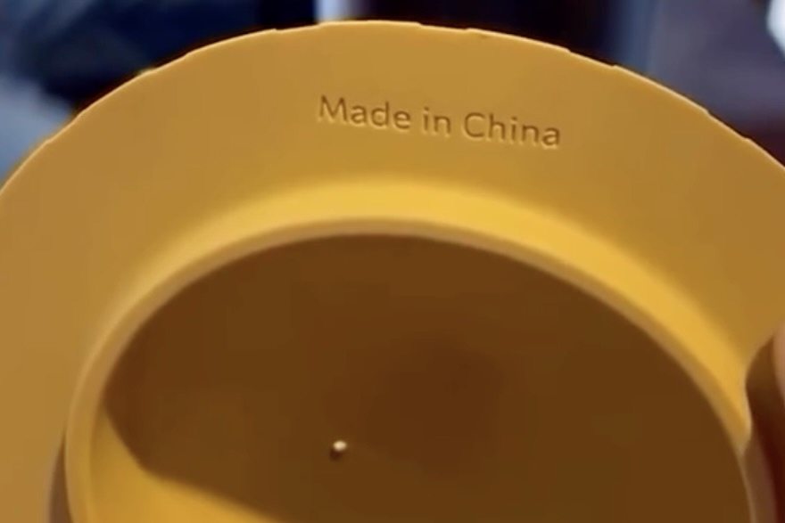 Tranh cai ly non la 'Made in China' cua Highlands Coffee hinh anh