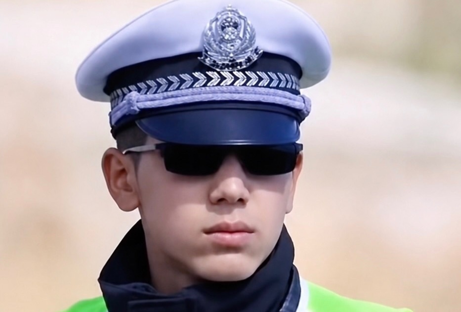 Chang canh sat Tan Cuong khien diem du lich 'vo tran' hinh anh