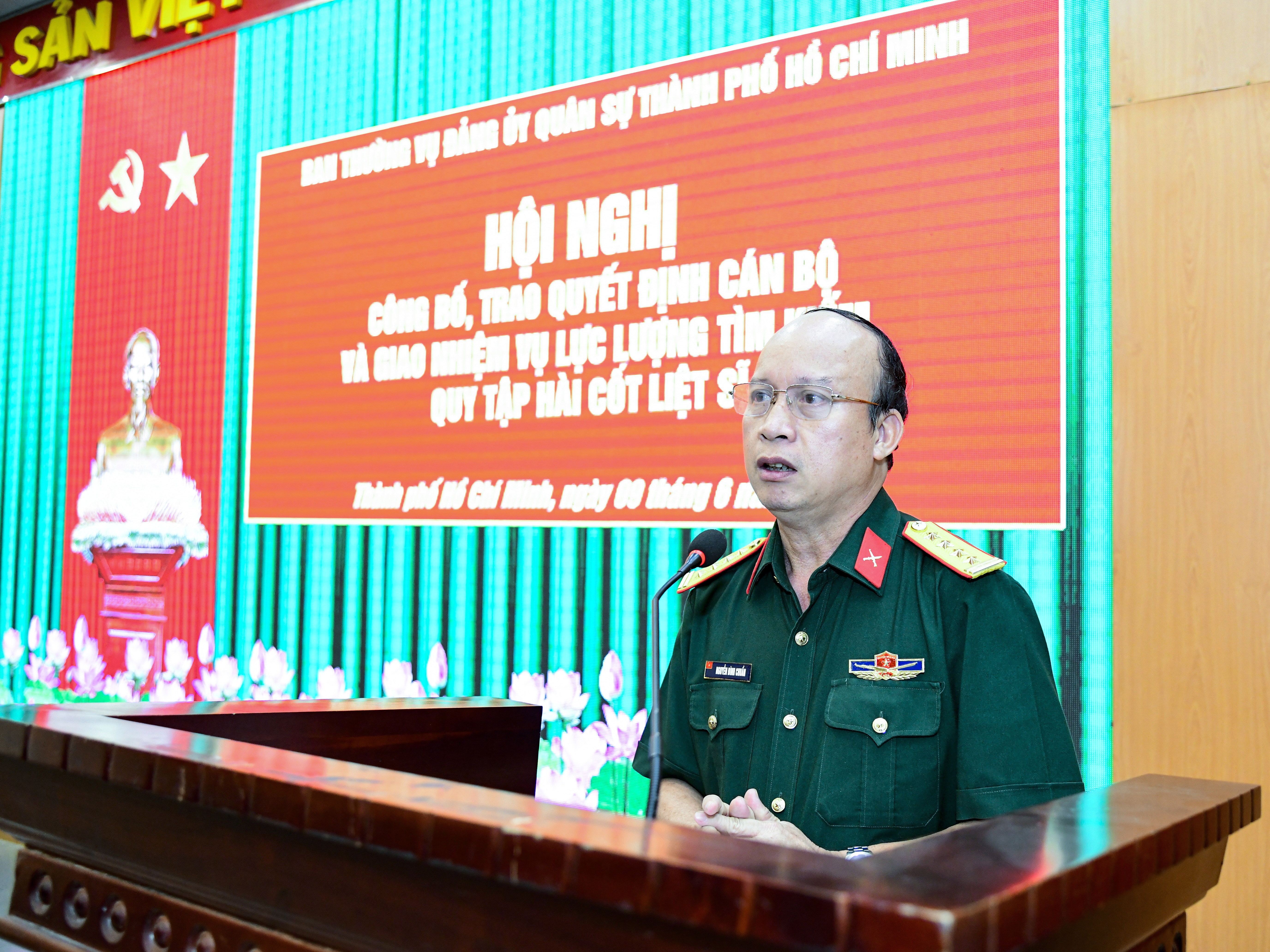 hai cot liet si anh 1