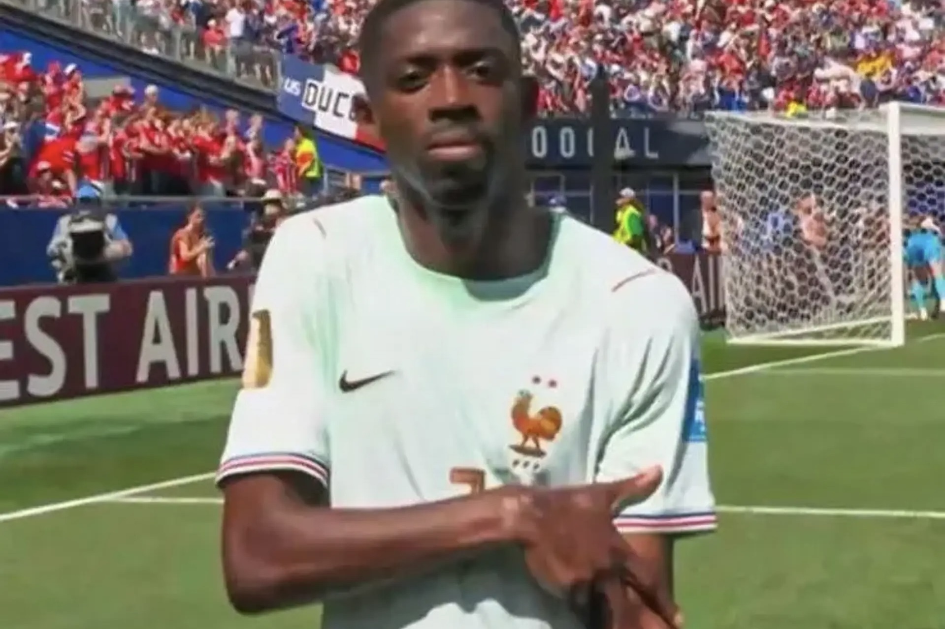 Pha an mung gay bao cua Dembele sau hat-trick nhan chim Na Uy hinh anh