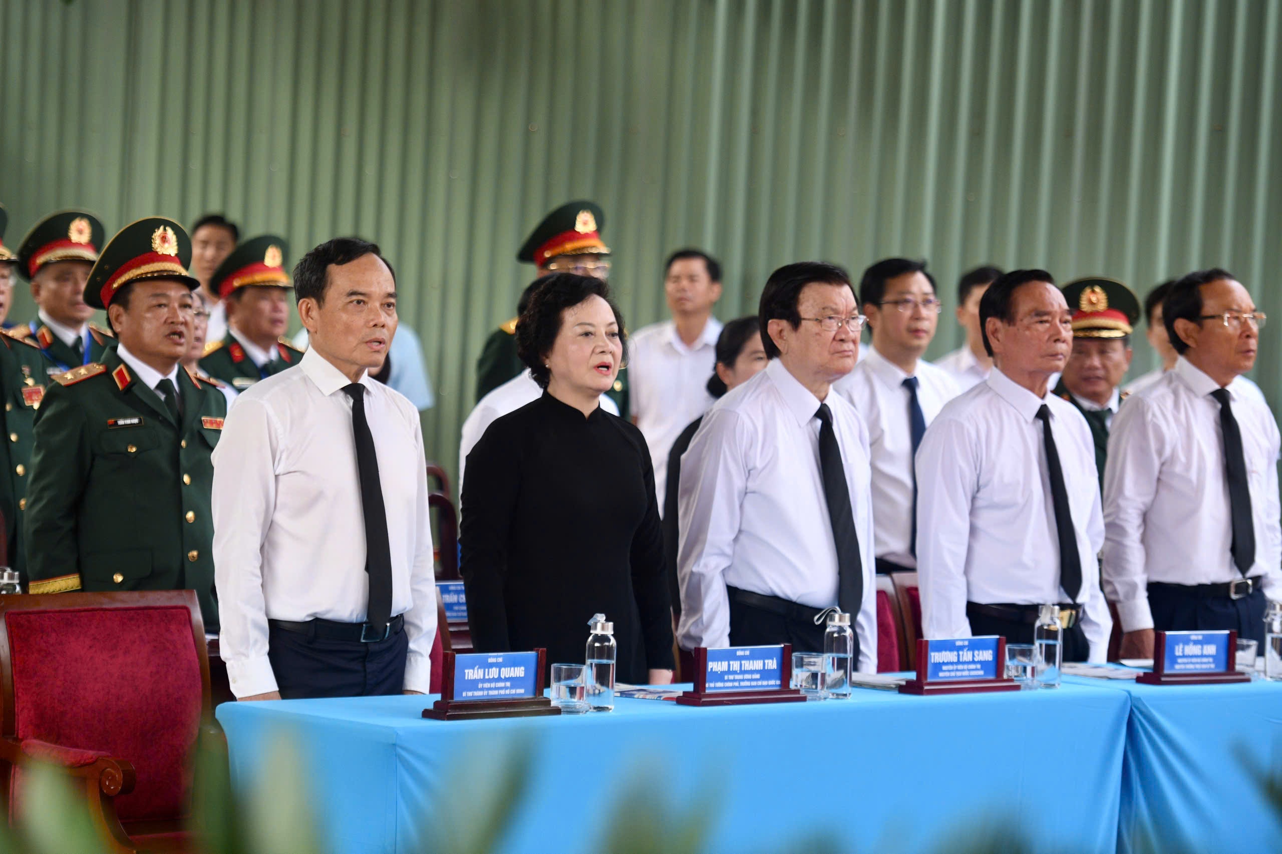 le thi rieng anh 10