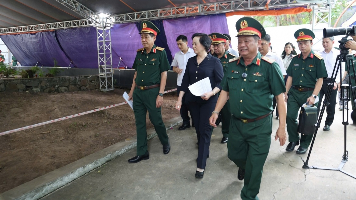Le Thi Rieng anh 1