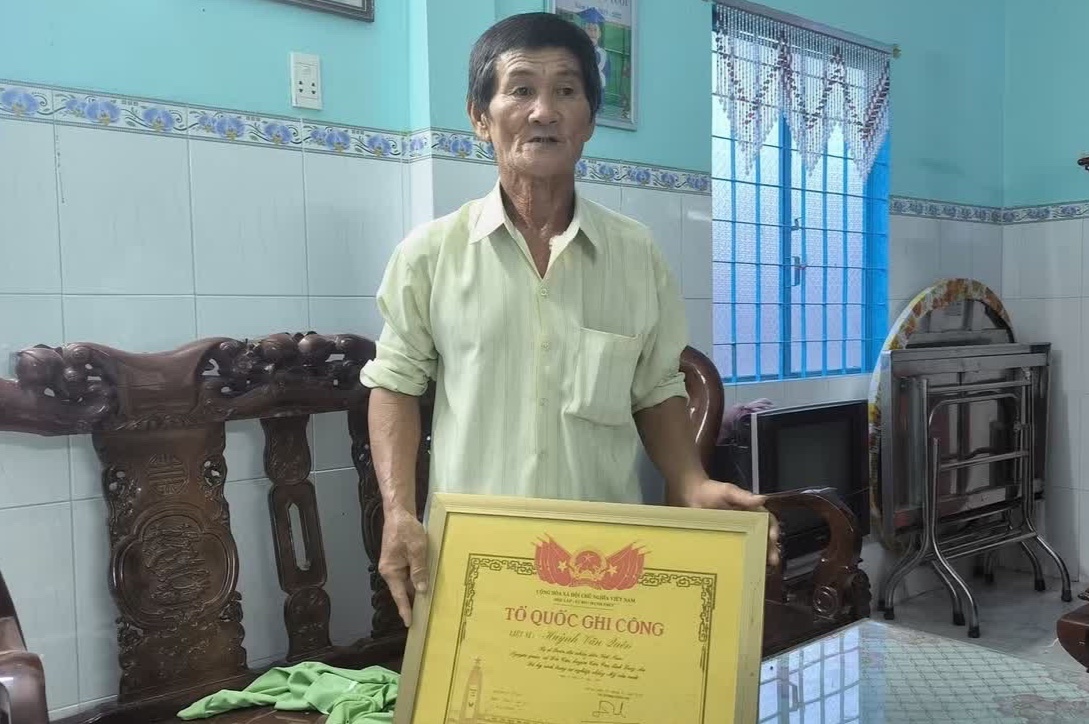Da lay mau ADN 2 nguoi nhan la em trai liet si Huynh Van Quen hinh anh