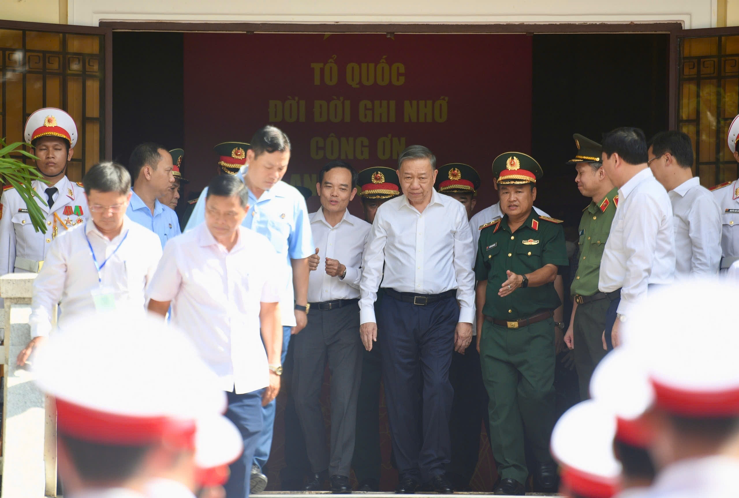 l&ecirc; thị ri&ecirc;ng  ảnh 6