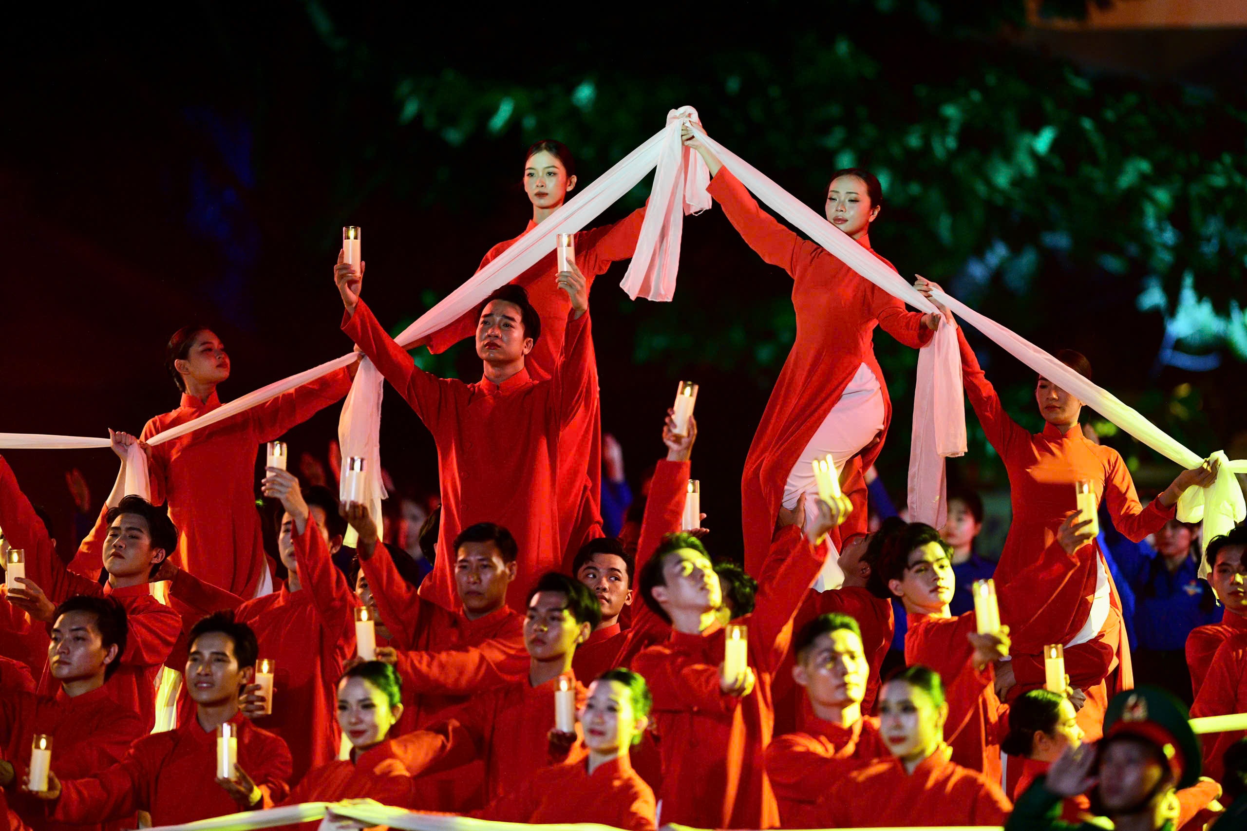 l&ecirc; thị ri&ecirc;ng  ảnh 5