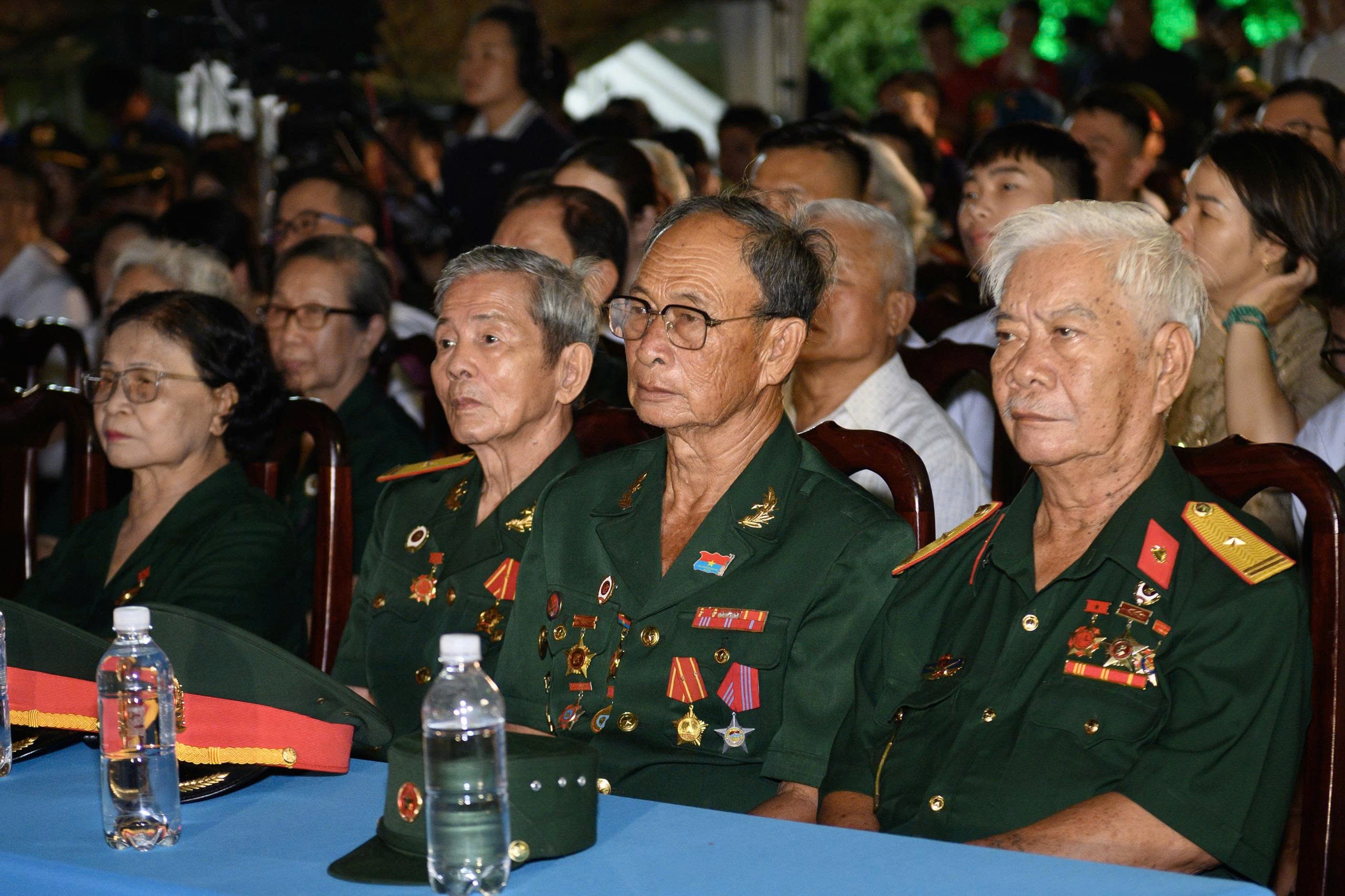 huỳnh văn qu&ecirc;n  ảnh 9
