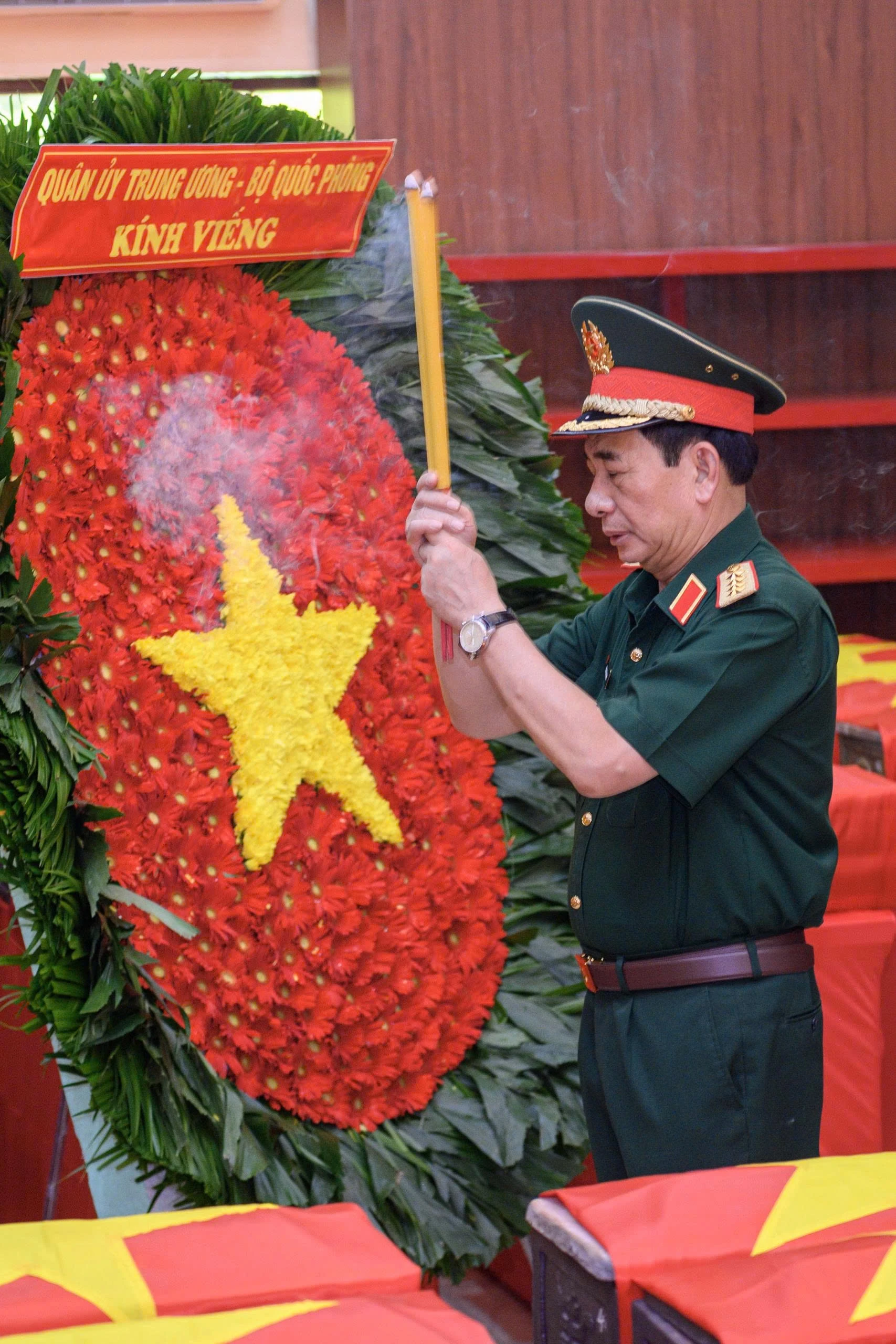 L&ecirc; Thị Ri&ecirc;ng ảnh 4