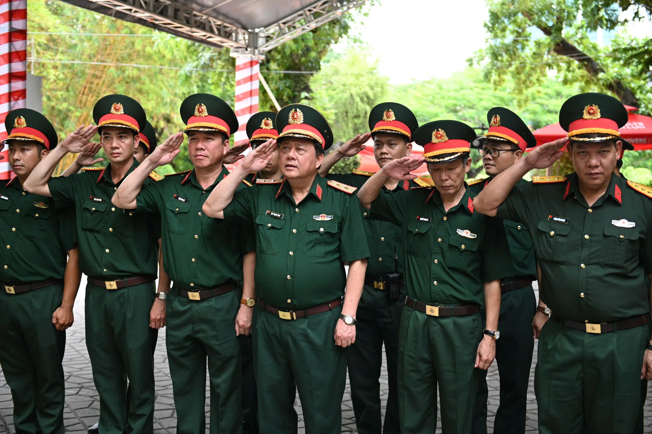 L&ecirc; Thị Ri&ecirc;ng ảnh 9
