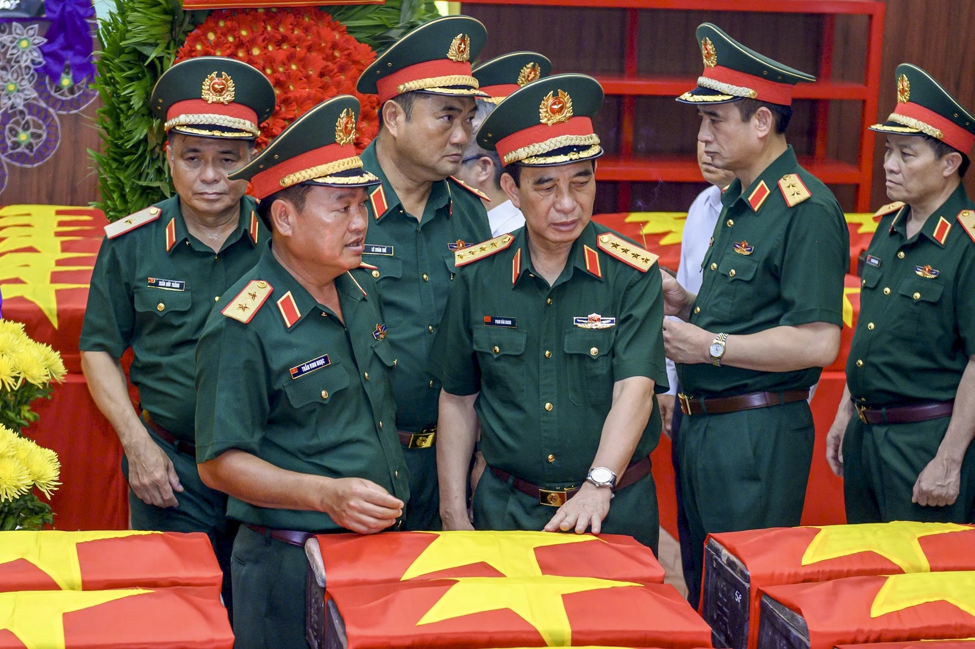 L&ecirc; Thị Ri&ecirc;ng ảnh 6