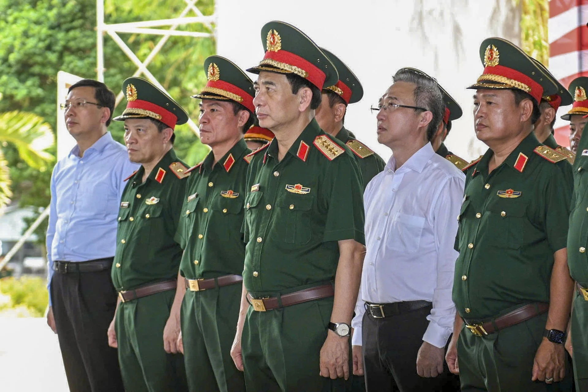 L&ecirc; Thị Ri&ecirc;ng ảnh 1